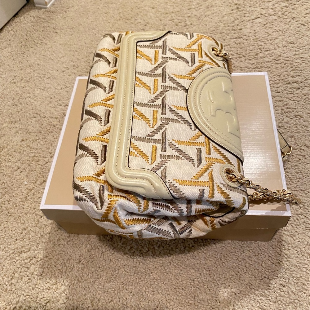 Bag - Picture 2 of 6